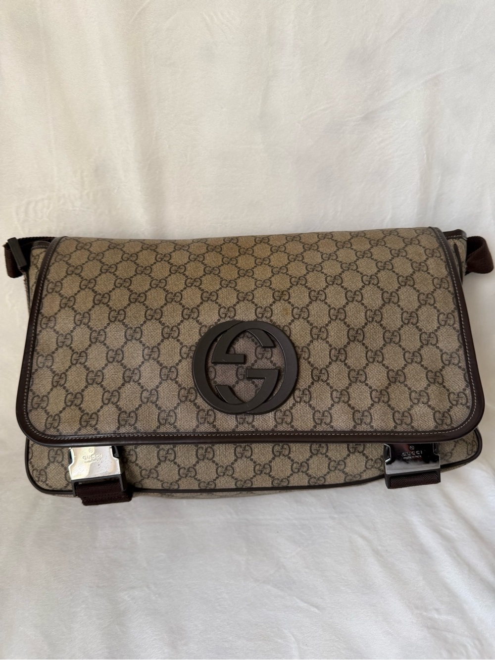 Gucci GG Supreme Interlocking G Crossbody